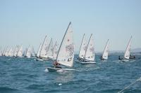 Marcelo Cairo y Ricard Castellví (CN Cambrils), líderes provisionales del Cpto de Cataluña de Láser Standard y Láser 4.7 en el Trofeo Cornudella del CN El Balís