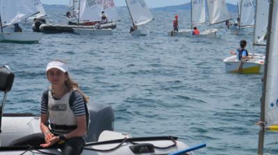 Maria Bover se impone en Optimist y es firme candidata para alzarse con el absoluto de la IV Setmana de la Vela Cala Gamba Maria Bover se impone en Optimist y es firme candidata para alzarse con el absoluto de la IV Setmana de la Vela Cala Gamba