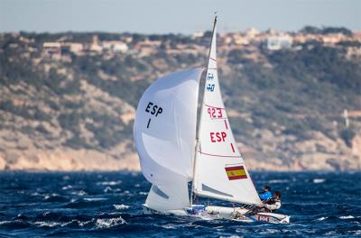 Mas y Barceló se mantienen firmes en cabeza del Mundial 470 Junior en Kiel Mas y Barceló se mantienen firmes en cabeza del Mundial 470 Junior en Kiel