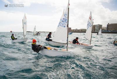 Mañana comienza en la Palmas de Gran Canaria la 31ª edición del Trofeo AECIO (Optimist). Mañana comienza en la Palmas de Gran Canaria la 31ª edición del Trofeo AECIO (Optimist).