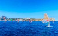 Medio centenar de regatistas participan en el trofeo autonómico de Windsurf organizado por el Club Náutico Jávea