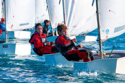 Miguel Campos cuarto en la general y tercer puesto masculino en el Autonómico de Optimist A, que se celebró el pasado fin de semana en Santa Pola. Miguel Campos cuarto en la general y tercer puesto masculino en el Autonómico de Optimist A, que se celebró el pasado fin de semana en Santa Pola.