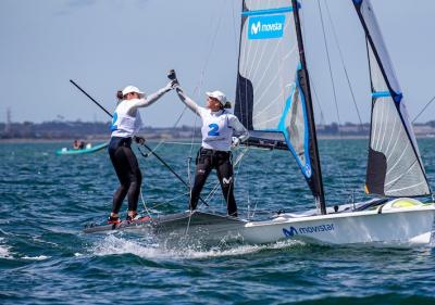 Mundial 49er, 49er FX y Nacra 17. Los españoles encaran la segunda parte en el Top10 Mundial 49er, 49er FX y Nacra 17. Los españoles encaran la segunda parte en el Top10
