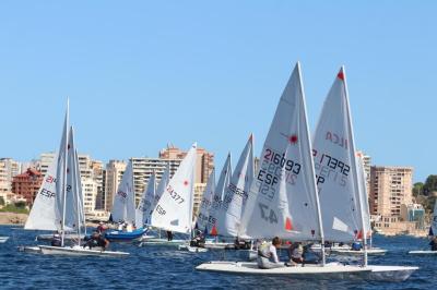 Más de cien regatistas se citan en el Trofeo Vela Ligera del RCN de Calpe Más de cien regatistas se citan en el Trofeo Vela Ligera del RCN de Calpe