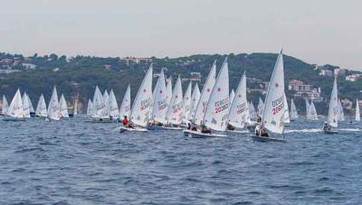 Mónica Azón y Carlos Martínez consolidan el liderazgo de la Euro Laser Masters Cup Mónica Azón y Carlos Martínez consolidan el liderazgo de la Euro Laser Masters Cup