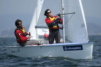 Nacho Campos y Nuria Búa se ponen al frente del Trofeo de Vaurien en Aguete Nacho Campos y Nuria Búa se ponen al frente del Trofeo de Vaurien en Aguete