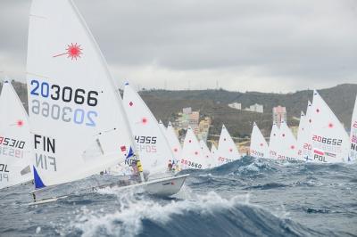 Nicholas Heiner y los hermanos Bouwneester lideran la Regata de Carnaval Los canarios Joaquín Blanco y Yolanda Luque, primeros españoles Nicholas Heiner y los hermanos Bouwneester lideran la Regata de Carnaval Los canarios Joaquín Blanco y Yolanda Luque, primeros españoles
