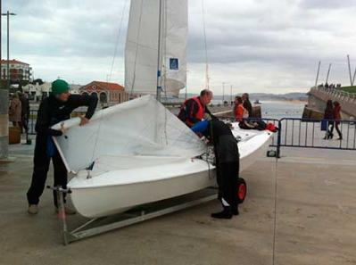 No wind, no race. la falta absoluta de viento dejo en tierra a los snipistas santanderinos No wind, no race. la falta absoluta de viento dejo en tierra a los snipistas santanderinos
