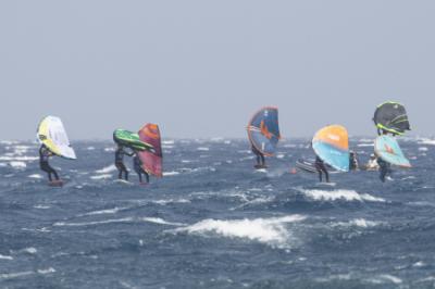 Nía Suardiaz, la más rápida con el wingfoil en Gran Canaria Nía Suardiaz, la más rápida con el wingfoil en Gran Canaria