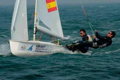 Onan Barreiros y Juan Curbelo, siguen en puestos de podium de la Copa del Mundo de Vela en Abu dhabi Onan Barreiros y Juan Curbelo, siguen en puestos de podium de la Copa del Mundo de Vela en Abu dhabi