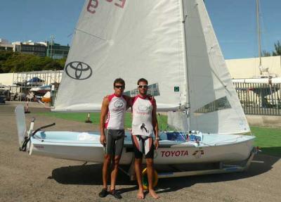 Onán Barreiros y Aaron Sarmiento ya entrenan la Semana Olímpica Canaria de Vela Onán Barreiros y Aaron Sarmiento ya entrenan la Semana Olímpica Canaria de Vela