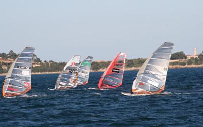 Pablo Ania, del CN Windsurf Burriana, séptimo en el Campeonato del Mundo de Fórmula Windsurfing de Perú Pablo Ania, del CN Windsurf Burriana, séptimo en el Campeonato del Mundo de Fórmula Windsurfing de Perú