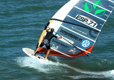 Pablo Ania vence en la Copa de España de Fórmula Windsurfing 