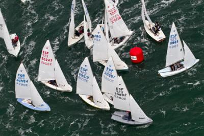 Paco y Marina Sánchez Ferrer se mantienen en cabeza del Open Nacional de Snipe Paco y Marina Sánchez Ferrer se mantienen en cabeza del Open Nacional de Snipe
