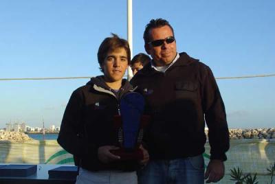 Pepe Fernandez-Palacios se apunta el primer asalto del provincial de Sevilla y Cádiz de la clase optimist Pepe Fernandez-Palacios se apunta el primer asalto del provincial de Sevilla y Cádiz de la clase optimist