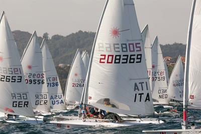 Poco decidido en el Europeo Láser Master tras una jornada con viento rolón que permitió cumplir el programa Poco decidido en el Europeo Láser Master tras una jornada con viento rolón que permitió cumplir el programa