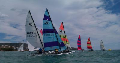 Poco viento pero mucha emoción en el Campeonato Autonómico Trofeo Akuarela de Pobla Marina Poco viento pero mucha emoción en el Campeonato Autonómico Trofeo Akuarela de Pobla Marina