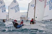 Primer asalto al Cpto Provincial de Optimist de la mano de la Escuela de Vela del RCN de El Puerto de Santa María