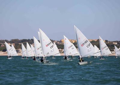 Primeros líderes de la Semana Olímpica Andaluza en la bahía de Cádiz Primeros líderes de la Semana Olímpica Andaluza en la bahía de Cádiz