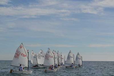 Regatistas del RCRA pisan fuerte en en los premios de la Fiesta de la Vela de la FVCV Regatistas del RCRA pisan fuerte en en los premios de la Fiesta de la Vela de la FVCV