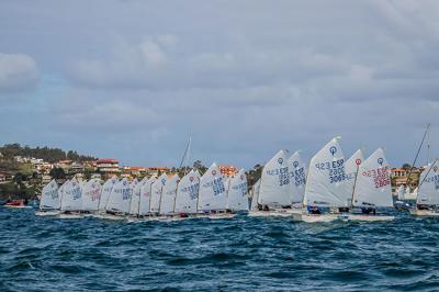 Ribeira brilla en la jornada inaugural de la Regata Cenor de optimist de Baiona Ribeira brilla en la jornada inaugural de la Regata Cenor de optimist de Baiona