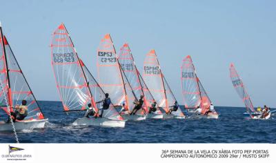 Rodenas y Martinez en 29er y Aranda en Musto skiff, primeros líderes Rodenas y Martinez en 29er y Aranda en Musto skiff, primeros líderes