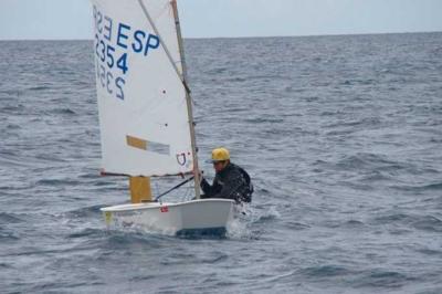 Samuel Beneyto lidera la Copa de Canarias de la clase Optimist Samuel Beneyto lidera la Copa de Canarias de la clase Optimist