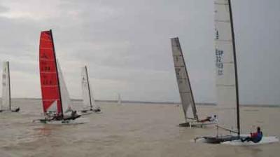 Santiago Nieto levanta la Copa de Andalucía de Catamarán en aguas de Chipiona Santiago Nieto levanta la Copa de Andalucía de Catamarán en aguas de Chipiona