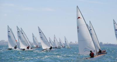 Santiago Nieto y Ramón Calero resuelven con imbatibilidad las complicadas condiciones de mar y viento que acompañaron este fin de semana a las Ligas de Catamarán y Patín a Vela