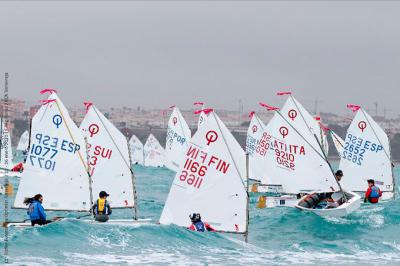 Se definen las series finales en el Trofeo Euromarina Optimist Torrevieja Se definen las series finales en el Trofeo Euromarina Optimist Torrevieja