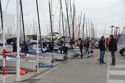 Sin líderes en la primera jornada del VII Velanium Trophy para la clase 29er Sin líderes en la primera jornada del VII Velanium Trophy para la clase 29er