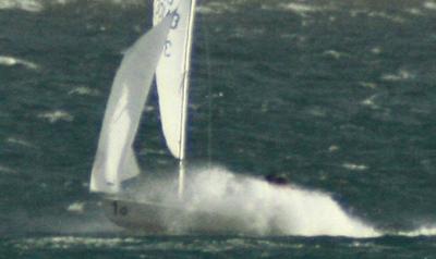Suspendida en Santander la regata de snipe por viento con rachas de 30 nudos Suspendida en Santander la regata de snipe por viento con rachas de 30 nudos
