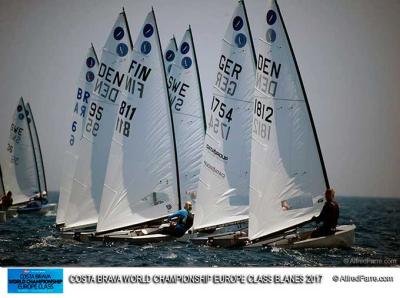 Sven Stadel y Anna Livbjerg  ganan el mundial absoluto  de la Europe Class en Blanes