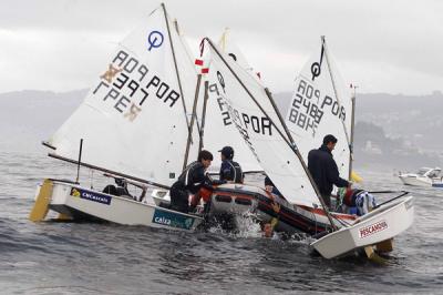 Todo sigue igual en el Meeting Pescanova de Optimist,tras una jornada donde Eolo no asistió Todo sigue igual en el Meeting Pescanova de Optimist,tras una jornada donde Eolo no asistió