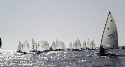 Trofeo Autorepuestos Juan Cruz Oerera. Excelentes regatas en la bahía de Arrecife Trofeo Autorepuestos Juan Cruz Oerera. Excelentes regatas en la bahía de Arrecife