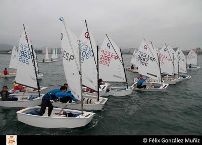 Trofeo de Otoño de Vela Ligera, del RCAR en homenaje al V centenario de la primera vuelta al mundo Trofeo de Otoño de Vela Ligera, del RCAR en homenaje al V centenario de la primera vuelta al mundo
