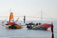 Tímido comienzo para la XV Regata de Año Nuevo, X Memorial Kim Lythgoe en la bahía gaditana