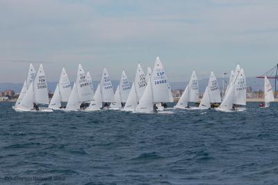 Un centenar de embarcaciones participan en el Trofeo Levante de vela ligera