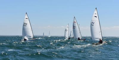 Vicente Climent aguanta el liderato de la 22º Liga de Patín a Vela tras el segundo asalto Vicente Climent aguanta el liderato de la 22º Liga de Patín a Vela tras el segundo asalto