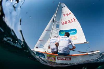 Vuelco en la general del Turismo Rías Baixas Worlds con Jaime y Alfonso Leirós líderes