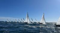 Yeahnah aprovecha la tregua del temporal para amarrar su liderato en la Copa del Mediterráneo