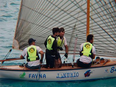 El Fayna Salinas de Janubio dominó la tercera jornada de la Copa de Vela Latina del Sur