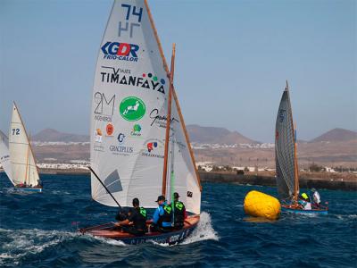 El Tritón Clínica Veterinaria Bari se impone en una dura regata 