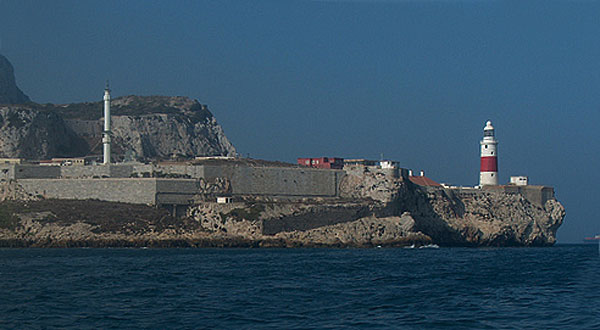 Punta Europa desde la bahía de Algeciras Punta Europa desde la bahía de Algeciras