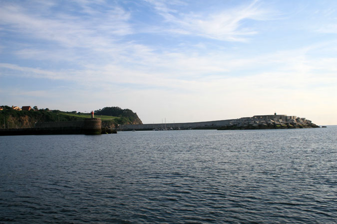 Bocana de la nueva marina de Luanco Bocana de la nueva marina de Luanco
