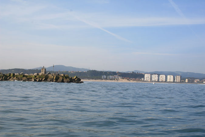 Arranque del Dique de encauzamiento de la ría de Avilés Arranque del Dique de encauzamiento de la ría de Avilés