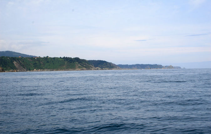 La costa entre la ría de Pravia y Cudillero La costa entre la ría de Pravia y Cudillero