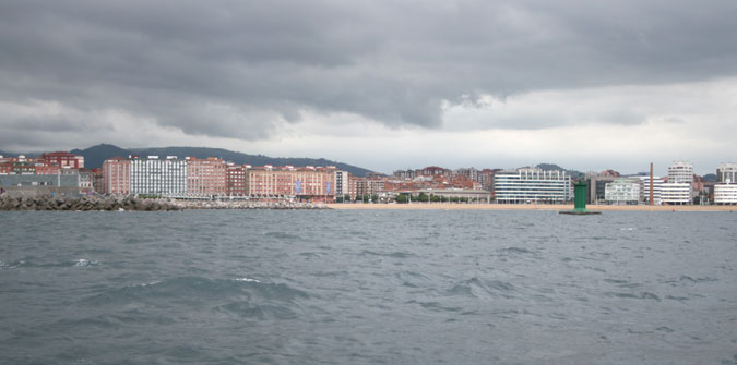 Bocana del Puerto Deportivo de Gijón Bocana del Puerto Deportivo de Gijón