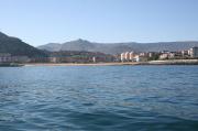 Playa de Brazomar y contradique de Castro Urdiales
