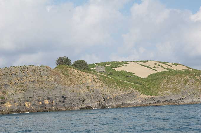 Ruinas y máxima altura de Izaro Ruinas y máxima altura de Izaro